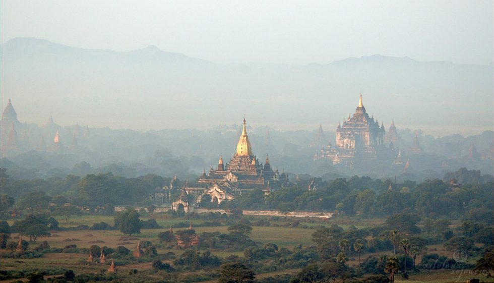 Silolona phinisi Myanmar temples